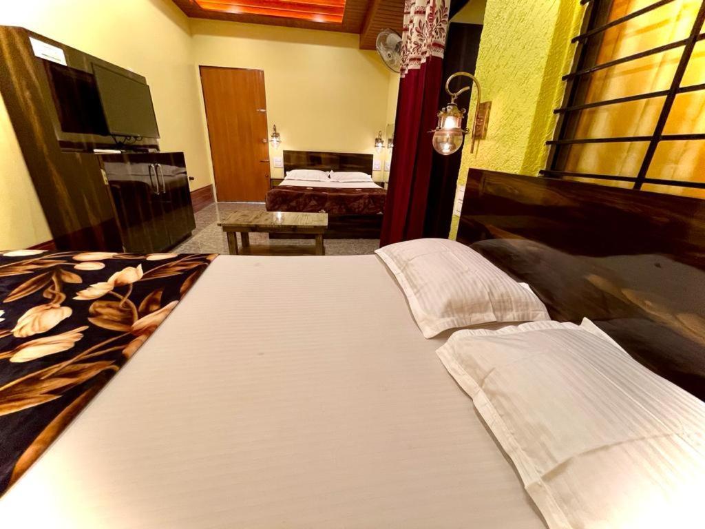 Hotel Saptarang Residency Panhāla Exterior foto