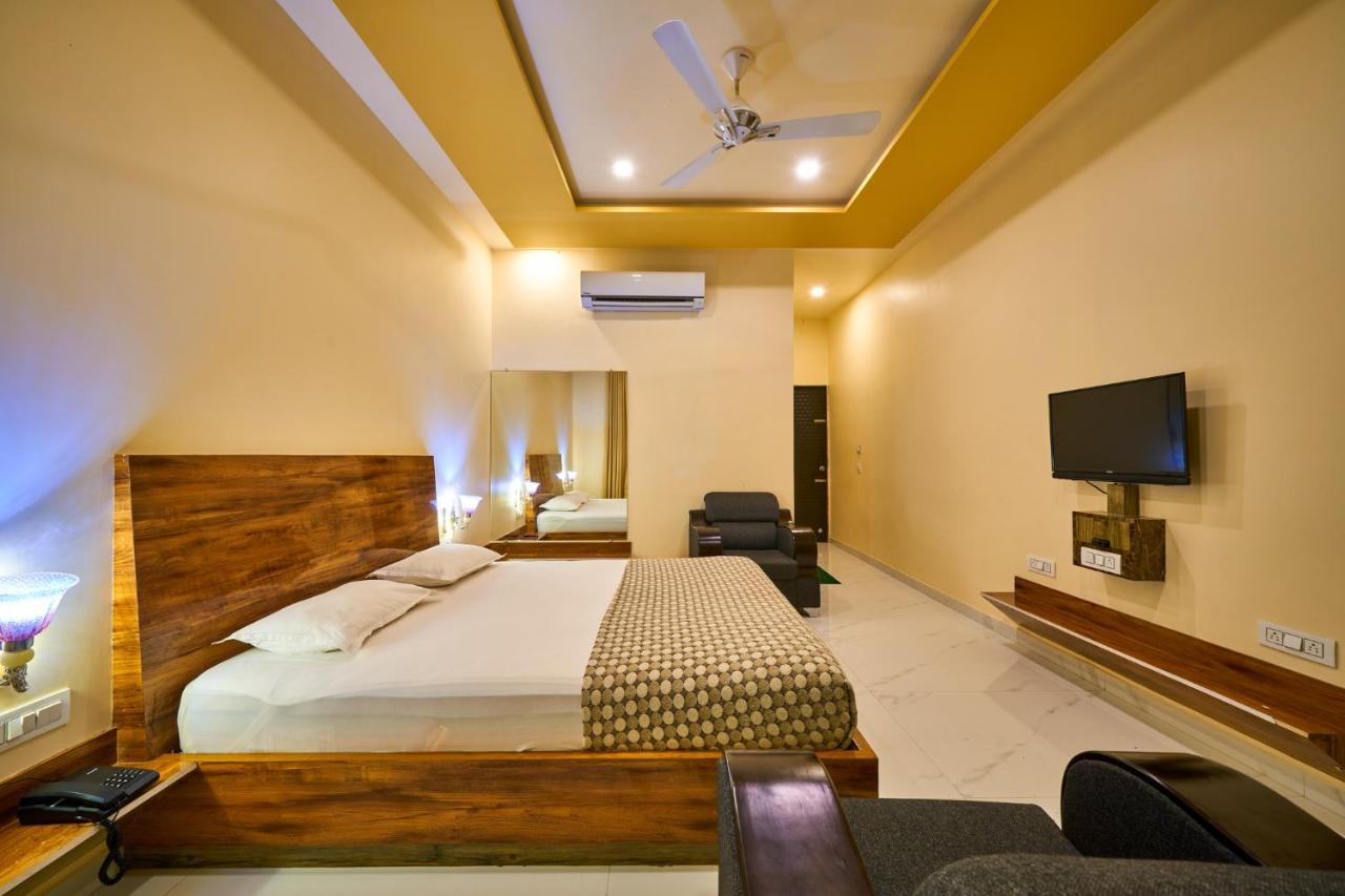 Hotel Saptarang Residency Panhāla Exterior foto
